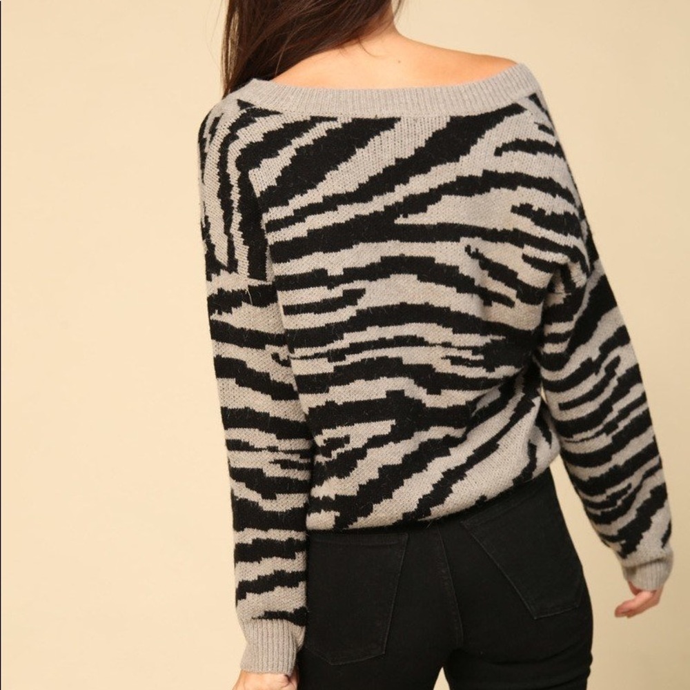 Timing  animal print sweater